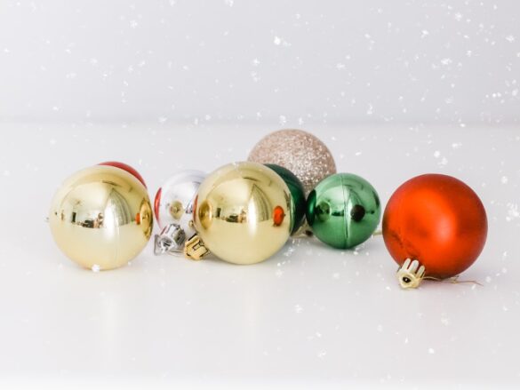 10-Unique-and-Quirky-Gift-Ideas-That-Will-Surely-Make-Them-Smile